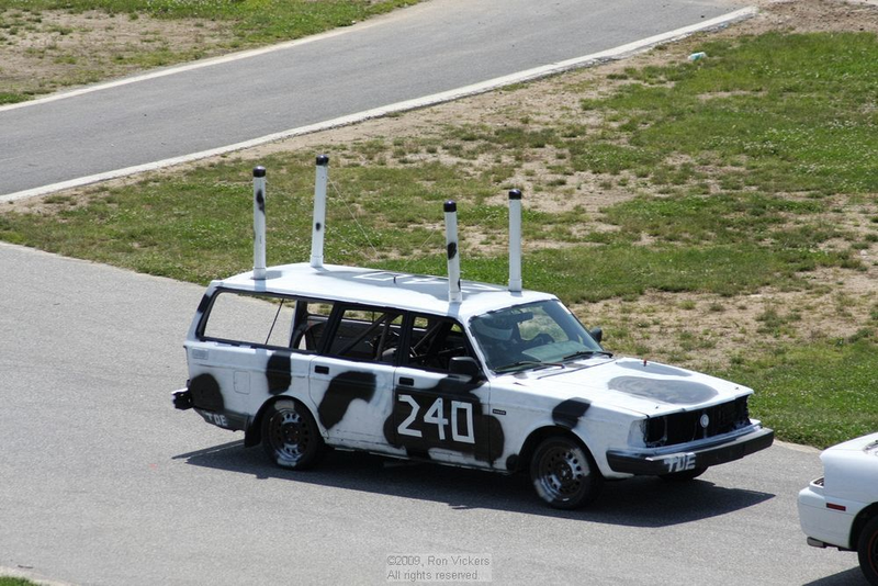 Illustration for article titled The 24 Hours Of LeMons New England 2009 Über Gallery, Part 2